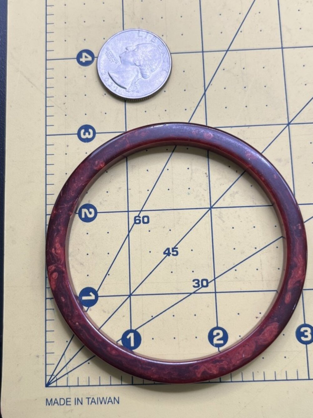 Maroon Marbled Bakelite Bangle Bracelet Spacer Size 7 3/4 - Picture 10 of 11